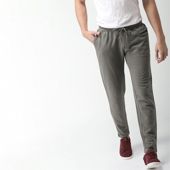 https://megashoppin.com/vi/products/men-grey-regular-fit-solid-track-pants