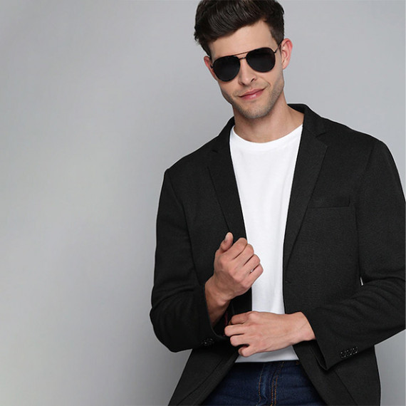 https://megashoppin.com/products/men-black-textured-regular-fit-single-breasted-blazer