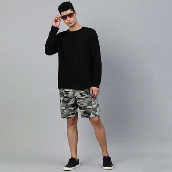 https://megashoppin.com/products/men-charcoal-grey-camouflage-printed-pure-cotton-cargo-shorts