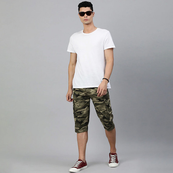 https://megashoppin.com/products/men-olive-green-beige-camouflage-printed-pure-cotton-34th-cargo-shorts
