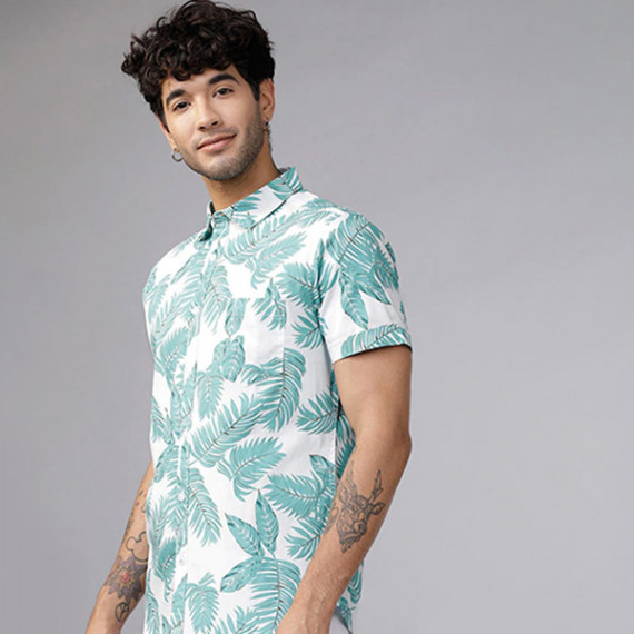 https://megashoppin.com/products/men-green-white-slim-fit-printed-casual-shirt